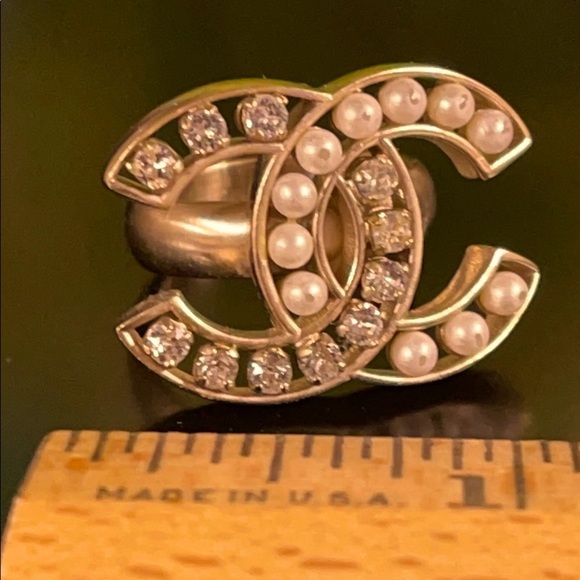 WOW POSHMARK - AUTHENTIC CHANEL Golden Festival & Concert Glamour Pearl Ring - Picture 8 of 16